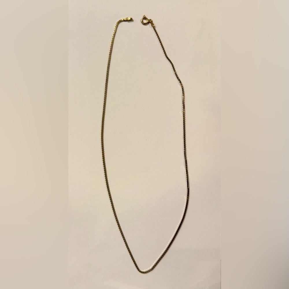Necklace w/3 charms/pendants - 18”L necklace is 925 silver w/gold plating - Picture 10 of 11